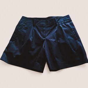 Akris Punto Miata Pleated Shorts | Bleu Marine Dark Blue | Size 8 NWT